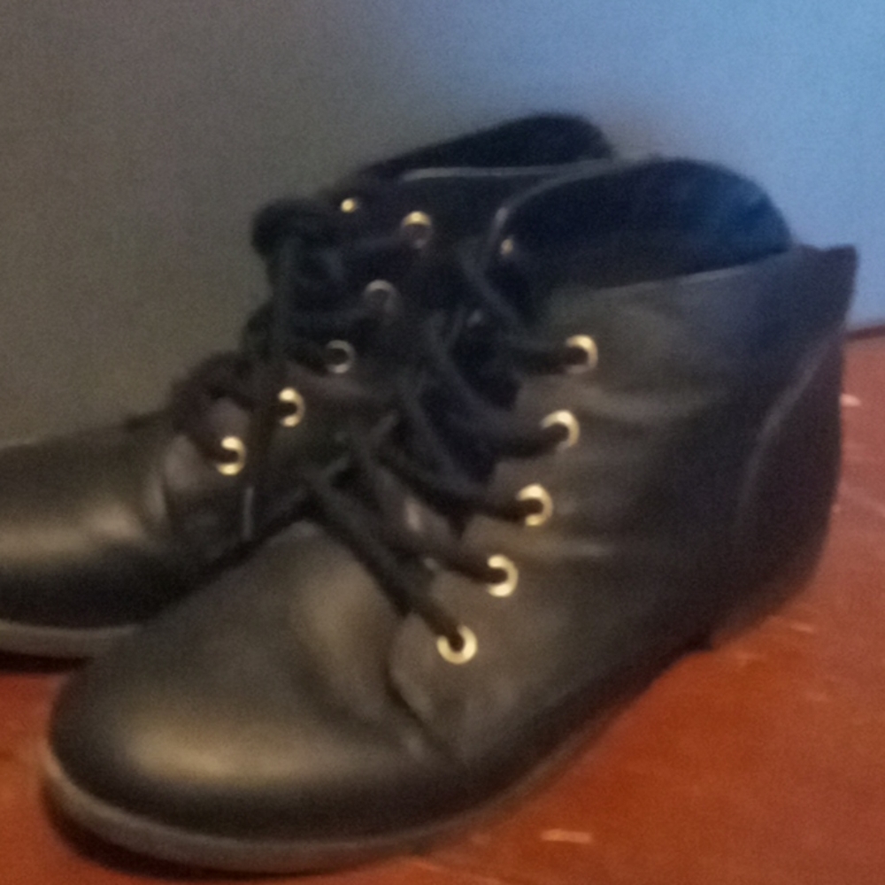 Black combat boots size 8
